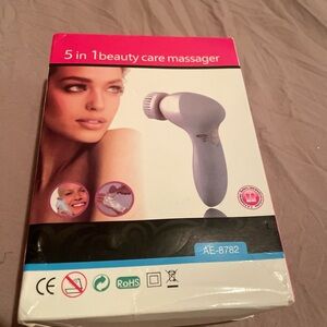 Beauty care 🧺.    NWT